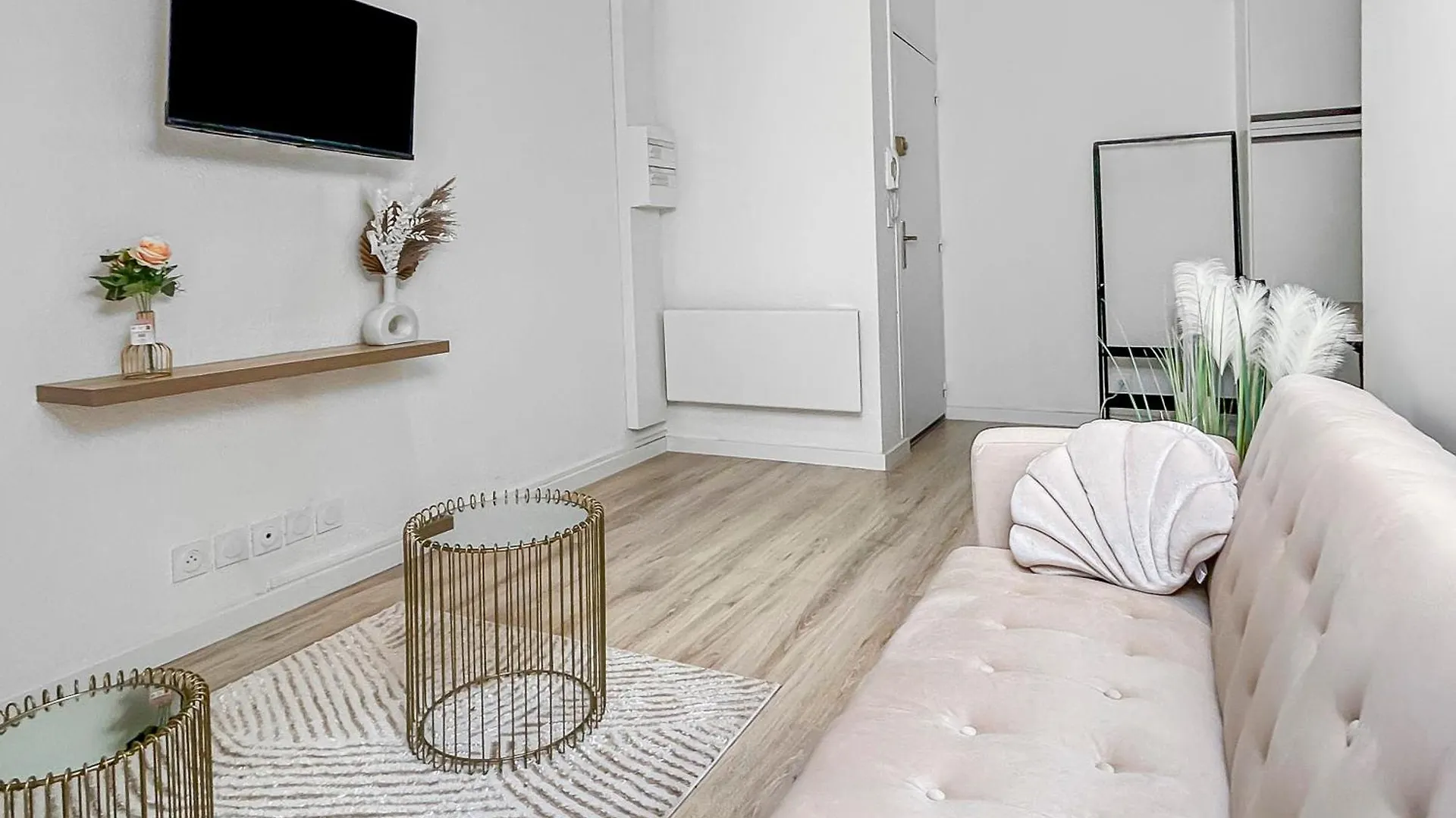 Appartement Le Toit Du Centre-Ville Romans-sur-Isère France